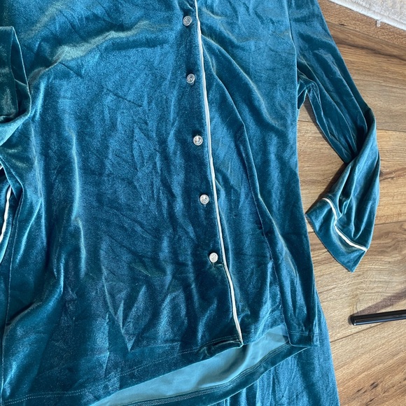 I.N.C. International Concepts Velvet Shawl Collar Pajama Set w/ Detachable Belt - Picture 4 of 13